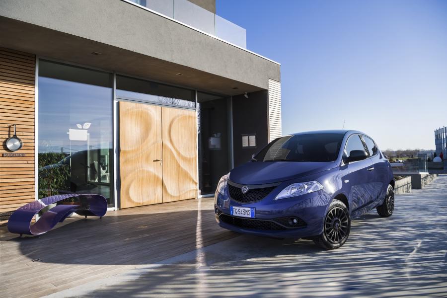  Lancia Ypsilon Unyca 2017 года  (фото 5 из 20)